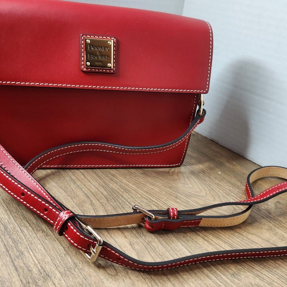 DOONEY & BOURKE Beacon East West Flap Crossbody Bag in Gorgeous RED purse